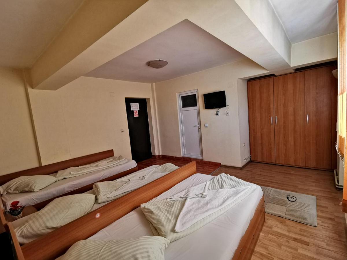 International Recola Motel Băneşti Eksteriør bilde